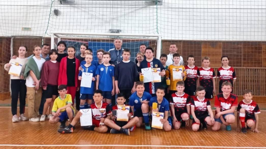 В детско-юношеской спортивной школе села Питерка прошёл районный турнир по мини-футболу в возрастной группе 2011-2012 года рождения